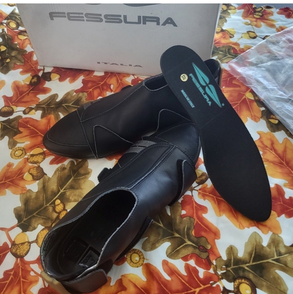 Fesura Shoe - Picture 2 of 2